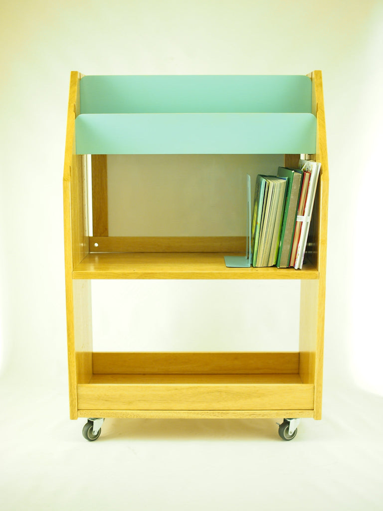 Bookshelves for Kids That Grow With Their Room